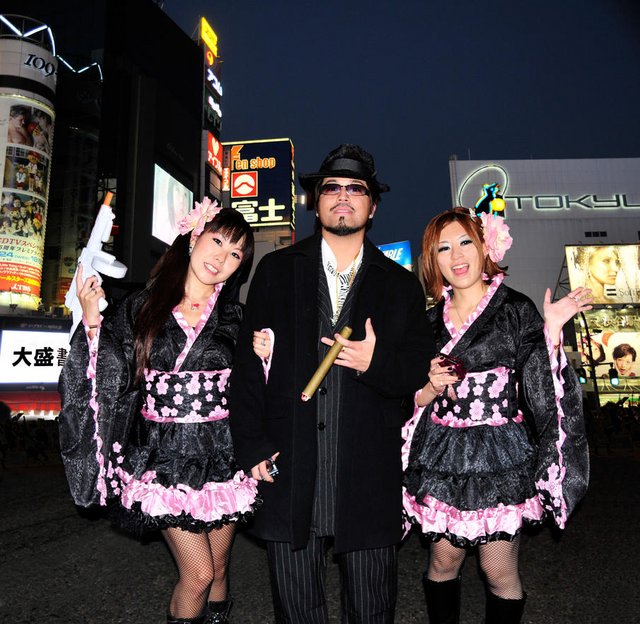 tokyo-yakuza-by-andyserrano.jpg