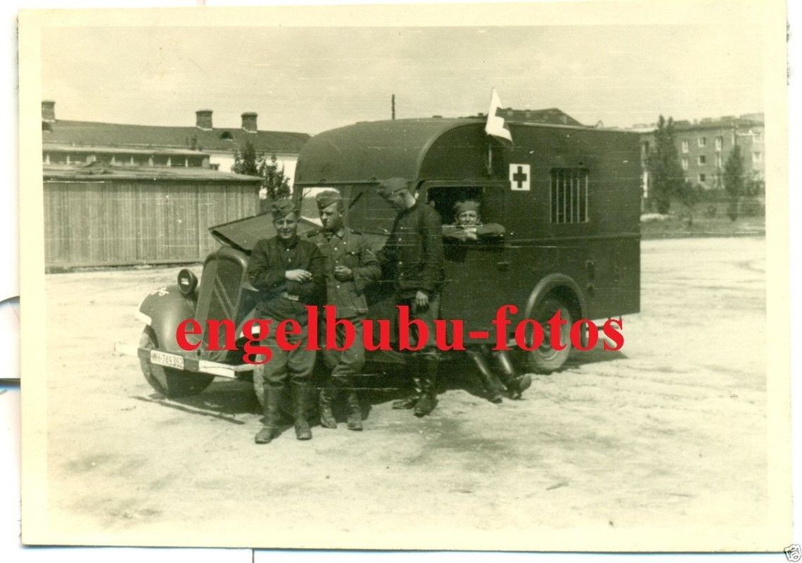 Kraftf.-Ers.Abt.11 - LUBLIN, POLEN - Sanitäts-Fz