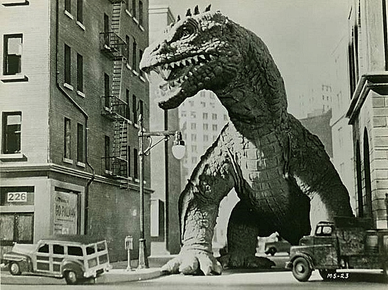EUGENE-LOURIE-BEAST-FROM-20-000-FATHOMS-FOTOR.jpg