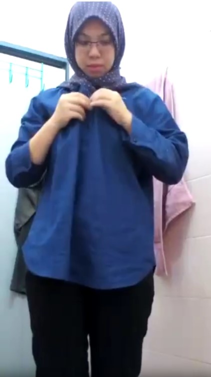 Tante Ganti Baju