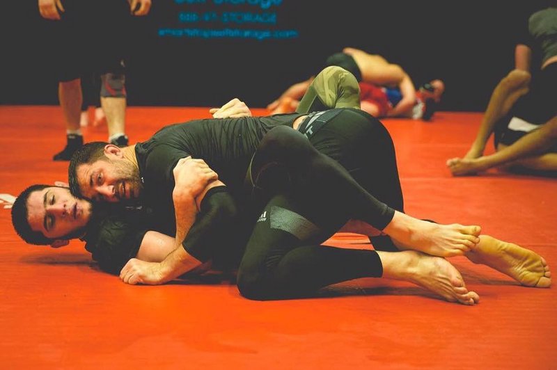 Люк Рокхолд: Ислам Махачев може да надмине Хабиб и Джоунс