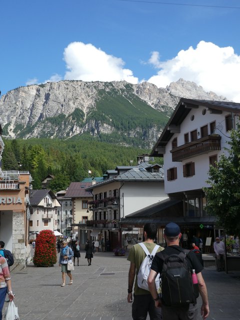 Dolomitas y noreste de Italia en verano de 2025 (En construcción) - Blogs de Italia - DÍA 2 – Lago Misurina / Cortina d’Ampezzo / San Vito di Cadore (8)