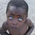 Pon una foto de un hombre de raza negra que te cae bien y te vas