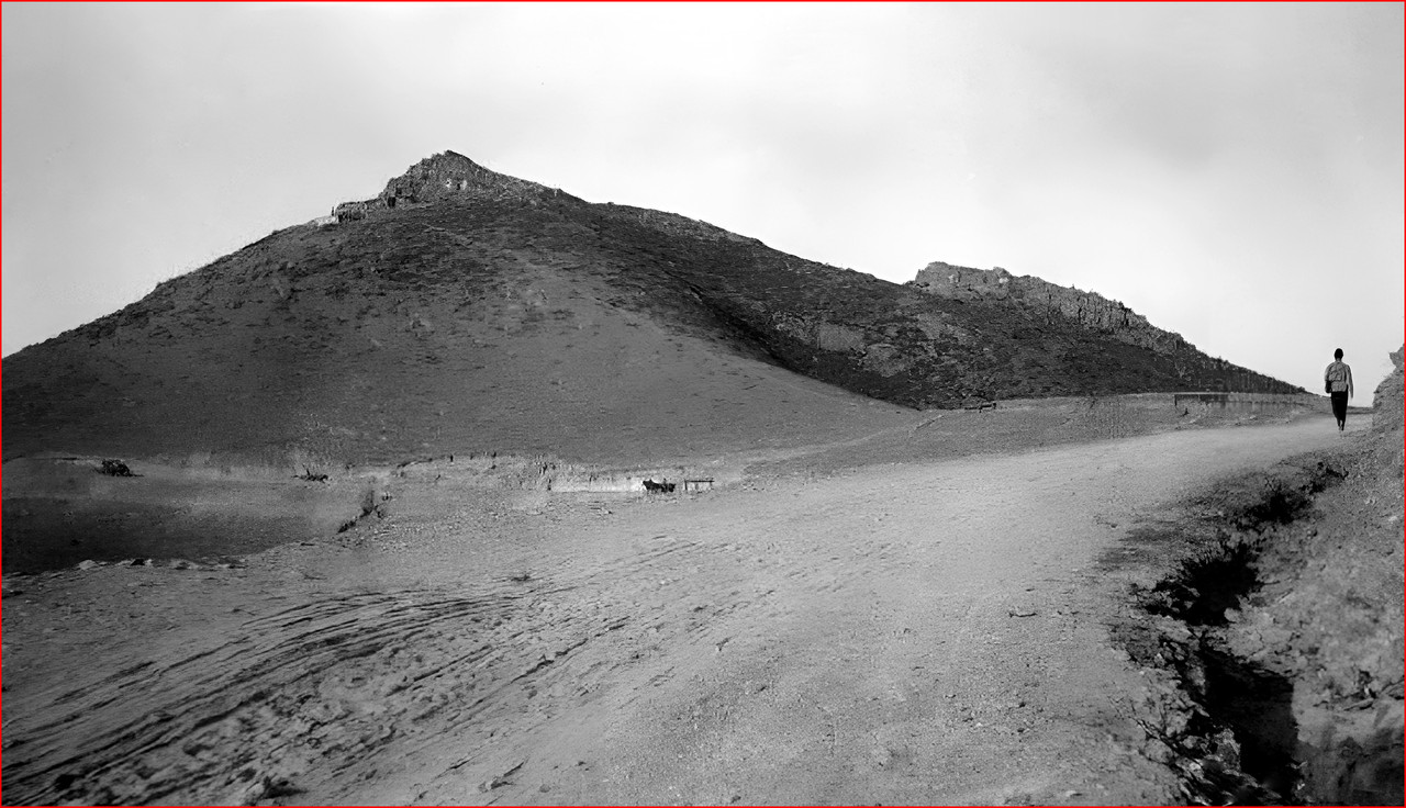 Вид_с_дороги_на_гору