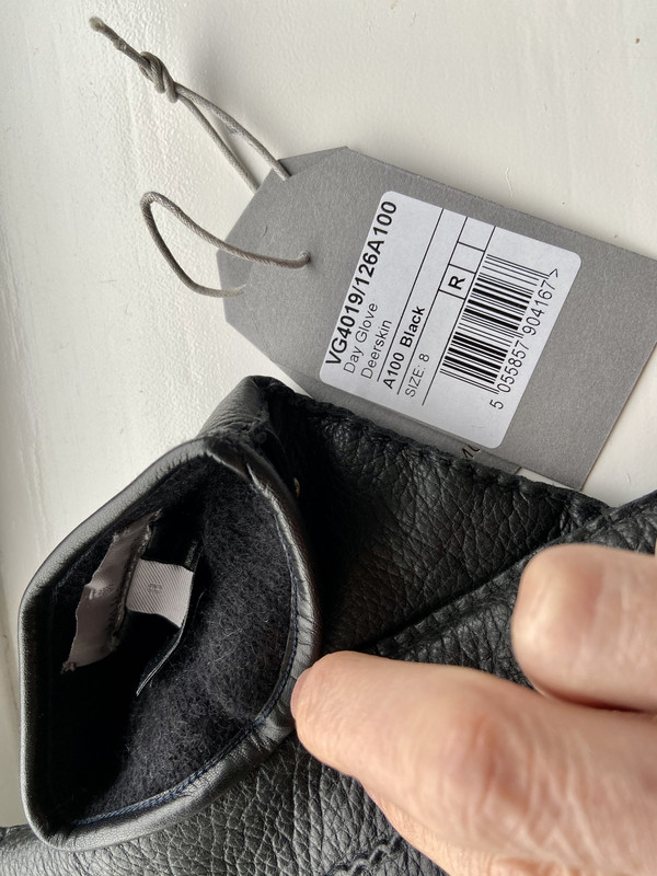 DD943065-E54E-4851-8841-C807EE99E95D