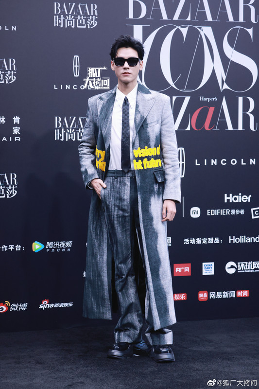 0077Ahqlly1hegky5gbwzj323u35snpf