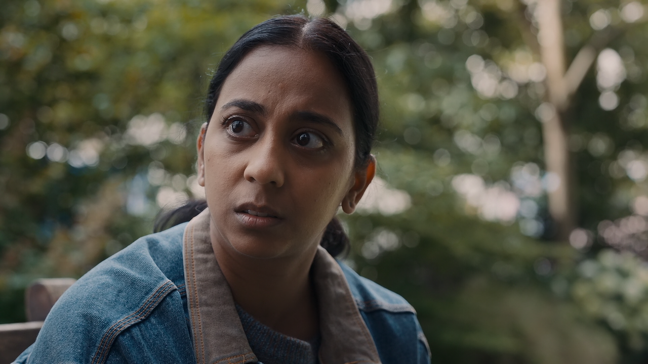 Killing.Eve.S04E03.A.Rainbow.in.Beige.Boots.1080p.10bit.BluRay.AAC5.1.HEVC-Vyndros.mkv_snapshot_17.0