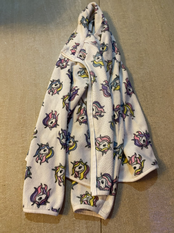 E204E471-F812-4F8F-BEF9-BE0D810F9683