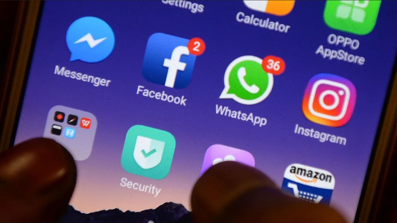 ¿Cómo ver si WhatsApp o Facebook usan tu cámara y micrófono sin permiso?