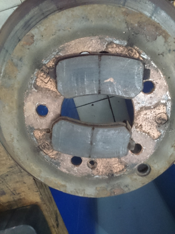 старый диск и колодки