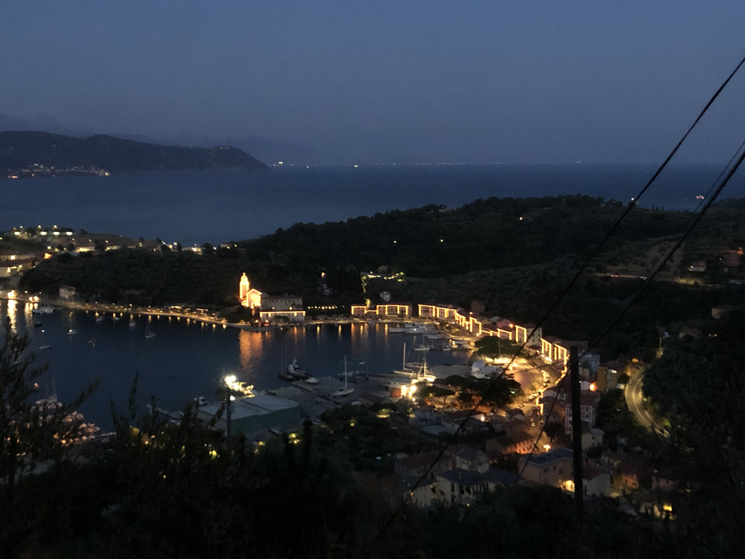 1821E5C0-FC62-4002-872B-2428D43A785C