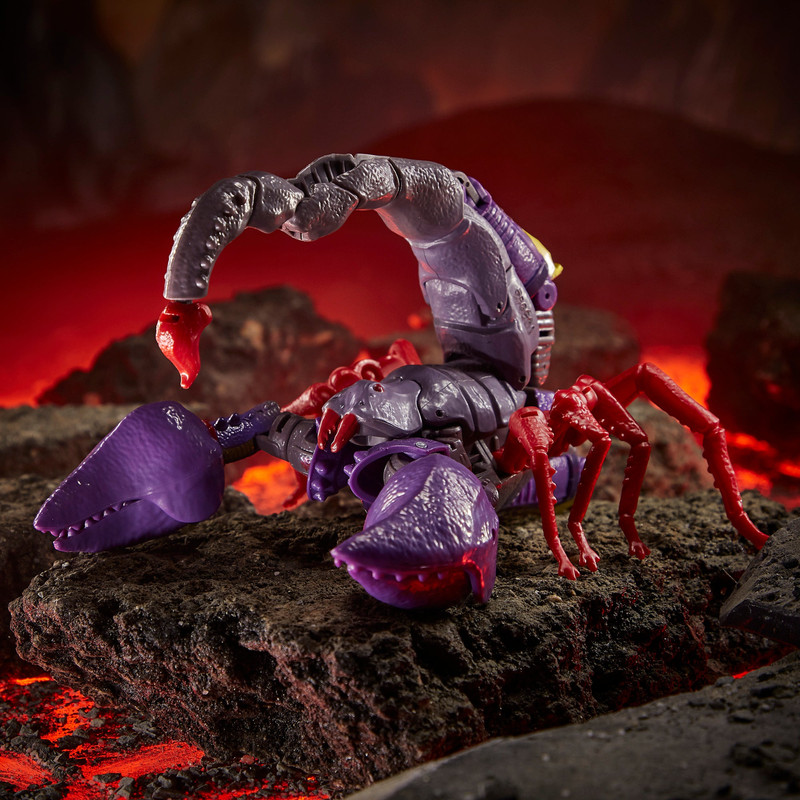 Kingdom-Deluxe-Scorponok-05