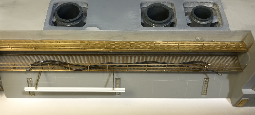 << USS Hornet CV-8 Merit International | N° 62001 | 1:200 >> - Page 11 Screenshot-2020-06-11-20-42-48-287