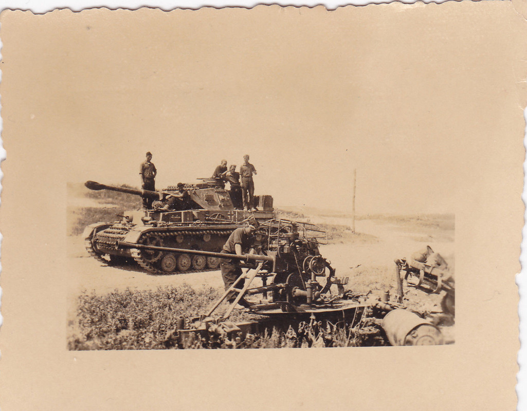 P IV Langrohr der 22.PD und russ Flakgeschütz Ju