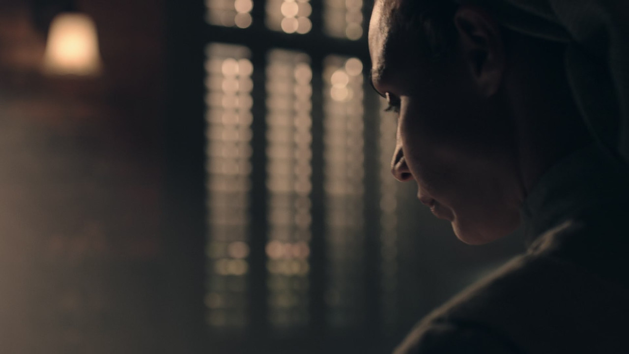 The Handmaid's Tale (2017) - S01E01 - Offred (1080p BluRay x265 