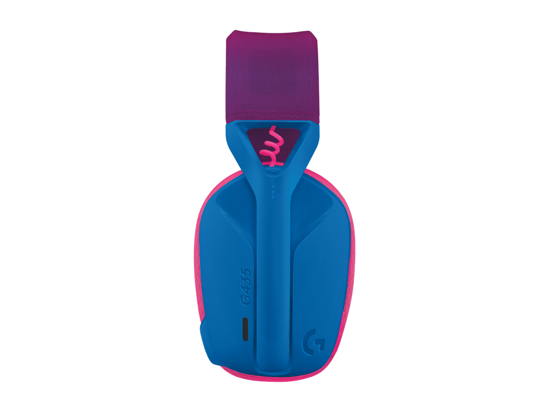Los audífonos Logitech G435 destacando su diseño ultraligero de 165 gramos.