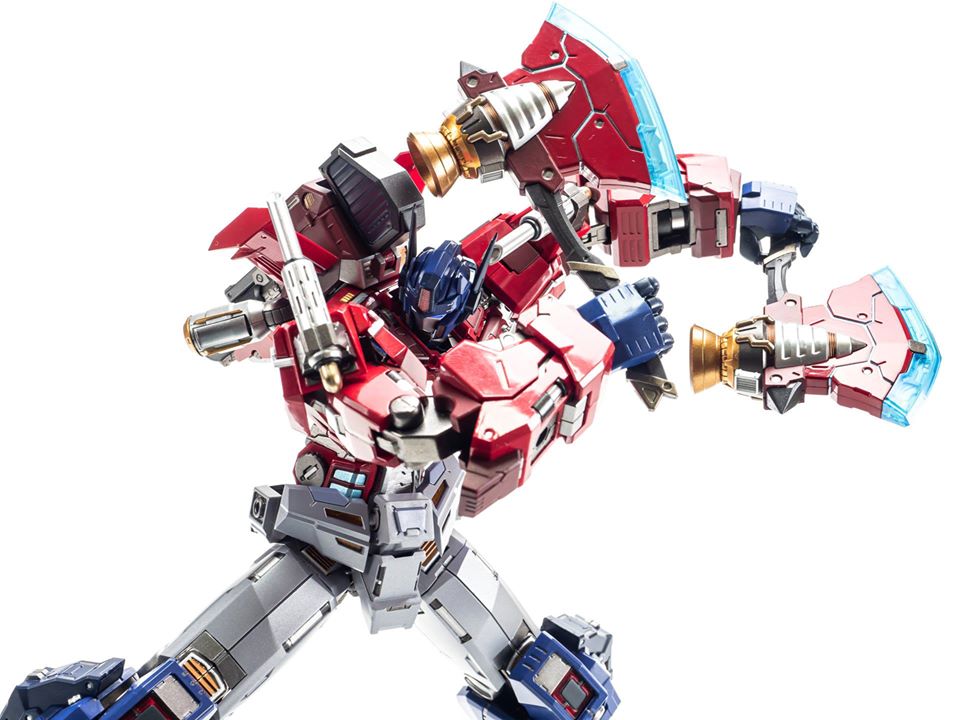 Flame-Toys-Kuro-Kara-Kuri-Optimus-Prime-09
