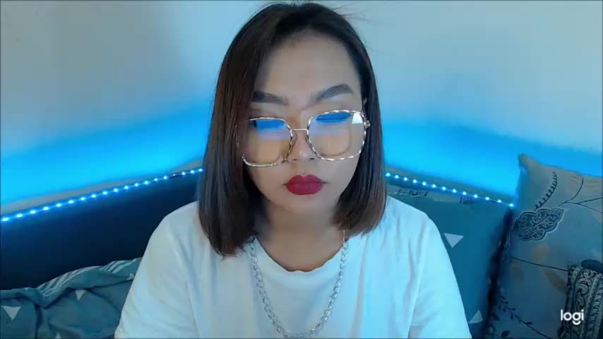 nelly_hottie chaturbate Apr 14 2021 17-56-20