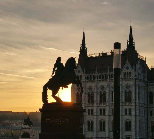 BUDAPEST EN UN FIN DE SEMANA - Blogs de Hungria - Puente de las Cadenas, Noria, estatuas, Parlamento, Catedral etc (39)