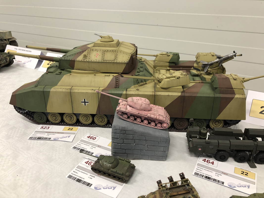 E3F1D89F-2584-421F-8241-FFAC5A8B9BE1