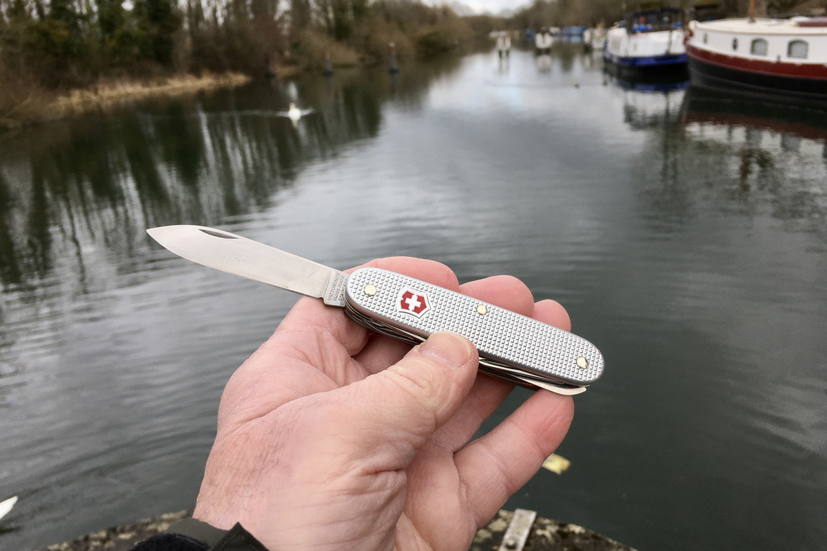 2A60DFFF-3FF0-4C31-8995-7364516824CF