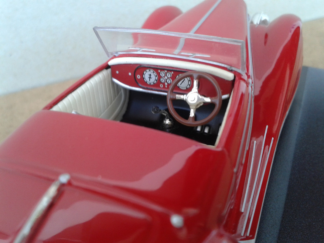 1938 Delahaye 165 Cabriolet Figoni & Falaschi (Ixo-Altaya) (4)