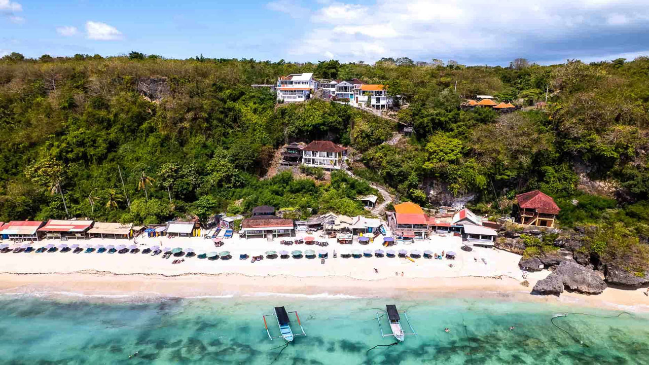 Keindahan Alam Sekitar Pantai Thomas