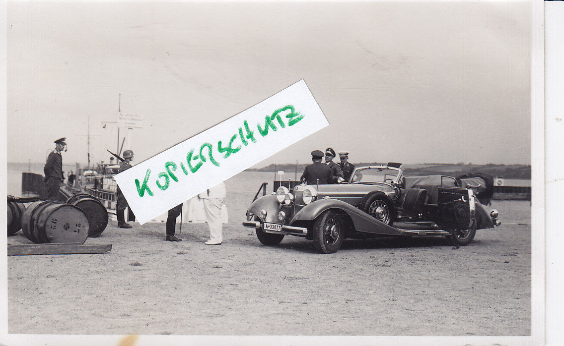 Pkw Mercedes Benz 540K Cabriolet B vor Luxus-Yac