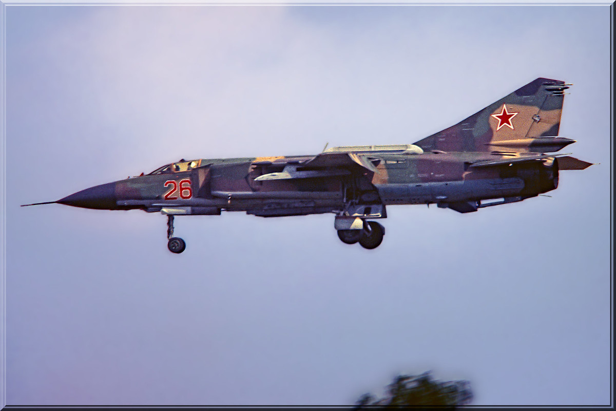 833 IAP Mig-23MLD 26 Red, Summer 1991
