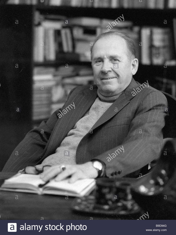 soviet-writer-leonid-lench-B9-D94-G