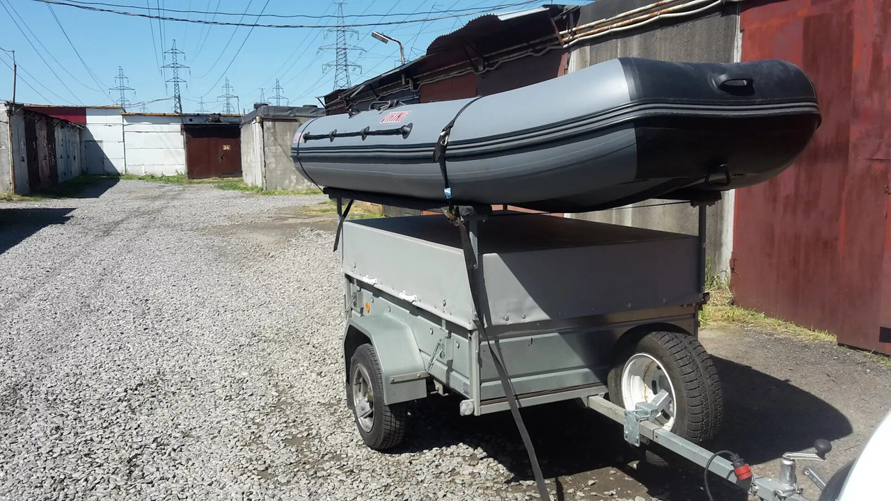 Перевозка лодки ПВХ на бортовом прицепе