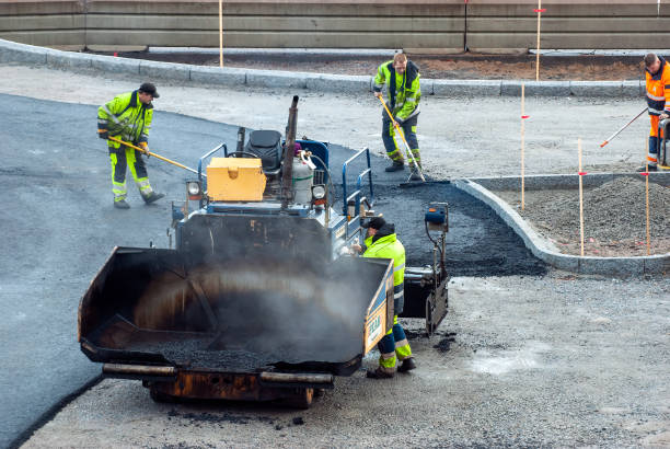 machine-lay-tarmac-1.jpg