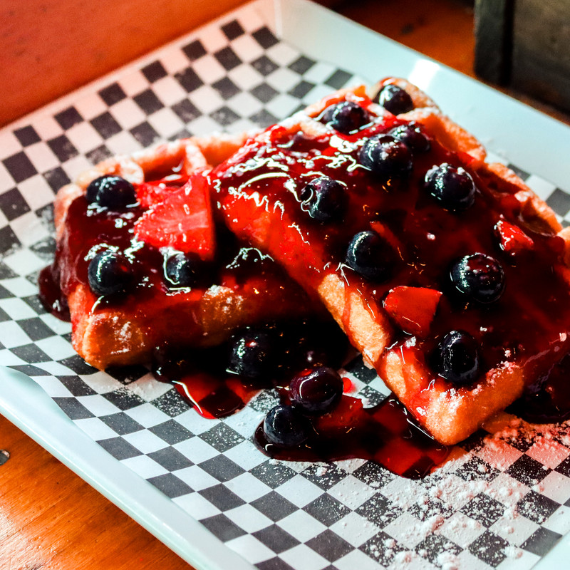 Waffle mixed berries