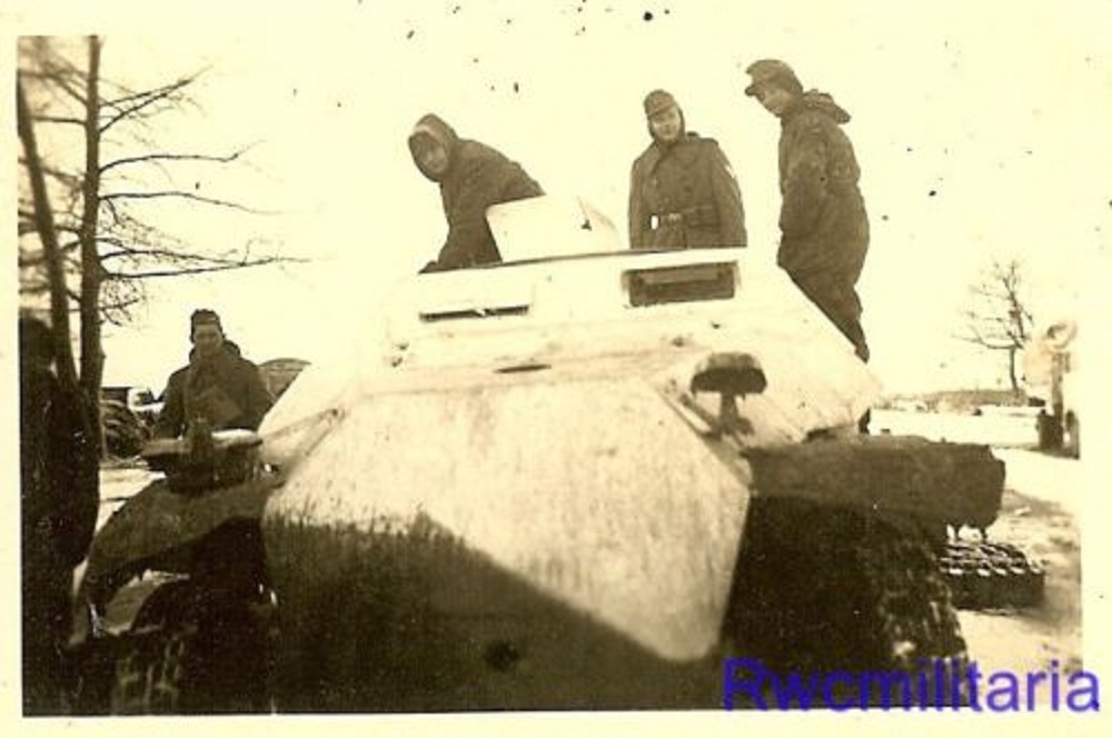 German SdKfz.251 Schützenpanzer Halftrack in Rus