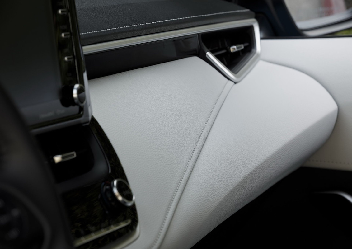 2019 Toyota Corolla Hatchback (12)