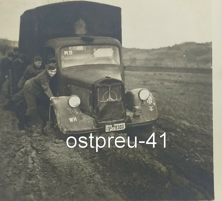 Orig. Foto 2.WK LKW Vormarsch Rumänien 1941 Kennzeichen taktisches Zeichen