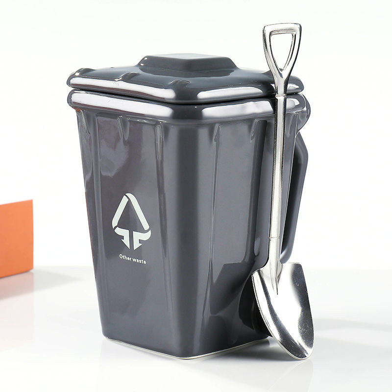 Grey Creative Trash Can Ceramic Mug with Shovel Spoon - 400ml Funny Garbage Bin Coffee Cup with Lid - Novelty Gag Gift for Birthday Christmas - Quirky Kitchen Cup for Home Office