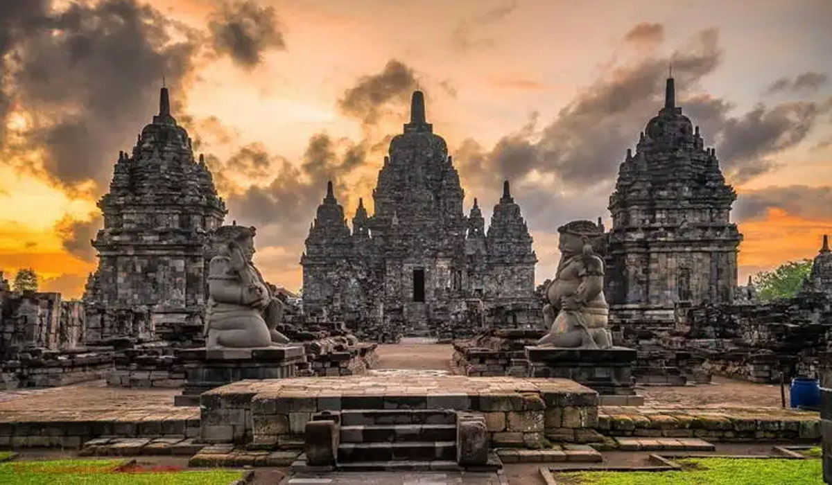 Jelajah Serunya Candi Sewu, Warisan Kuno yang Bikin Takjub!