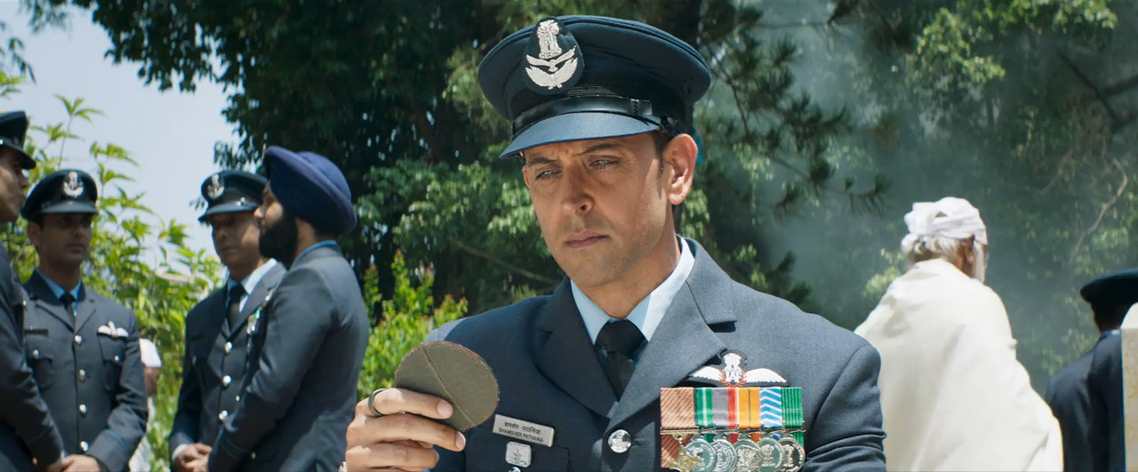 Fighter 2024 WebRip [Hindi] 480p 720p ESub Screenshot
