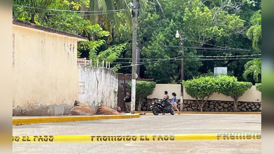 Por calles de Acapulco, personas armadas le arrebatan la vida al ocupante de una motoneta