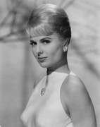 Martha-Hyer-a170