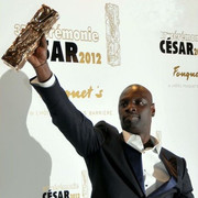 فیلمها و برنامه های تلویزیونی روی طاقچه ذهن کودکی - صفحة 15 Omar-Sy-Best-Actor-Cesar-Awards-for-The-Intouchablesin-2012