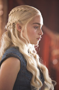 emilia-clarke-game-of-thrones-01