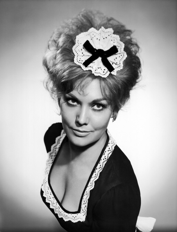 kim_novak_240