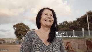 Retrato de Lúcia, 62 anos