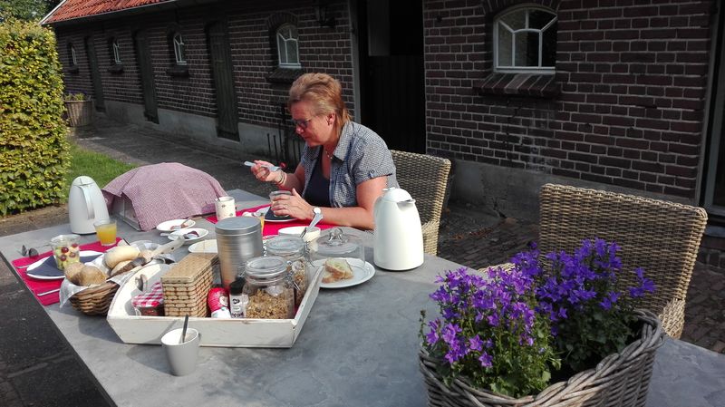 Ruurlo - ontbijt buiten