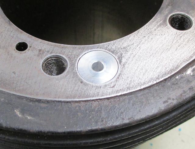 850 Head, cylinders and pistons are out. Can you comment on photos of piston tops and combustion chambers?