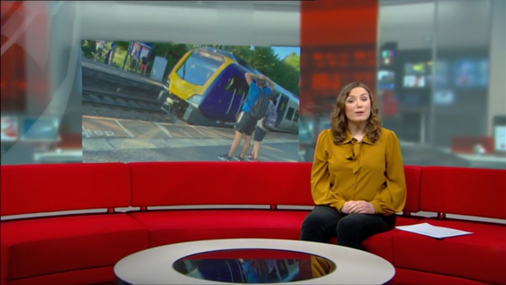 03.25 - 13.30.00 - BBC London News. The latest news, sport and weathe....ts_snapshot_07.56.907