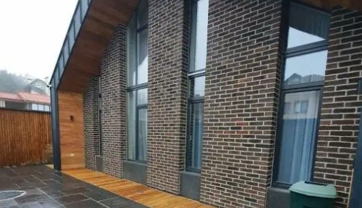 Фасадна плитка — естетика, довговічність і практичність