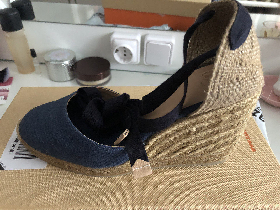 75B9038B-0BA5-4ECA-A3F8-545D54627505